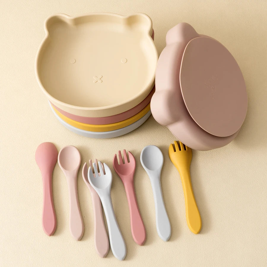 Vajilla para niños o bebé de silicona, plato con ventosa de succión sin BPA's, cuchara y tenedor.