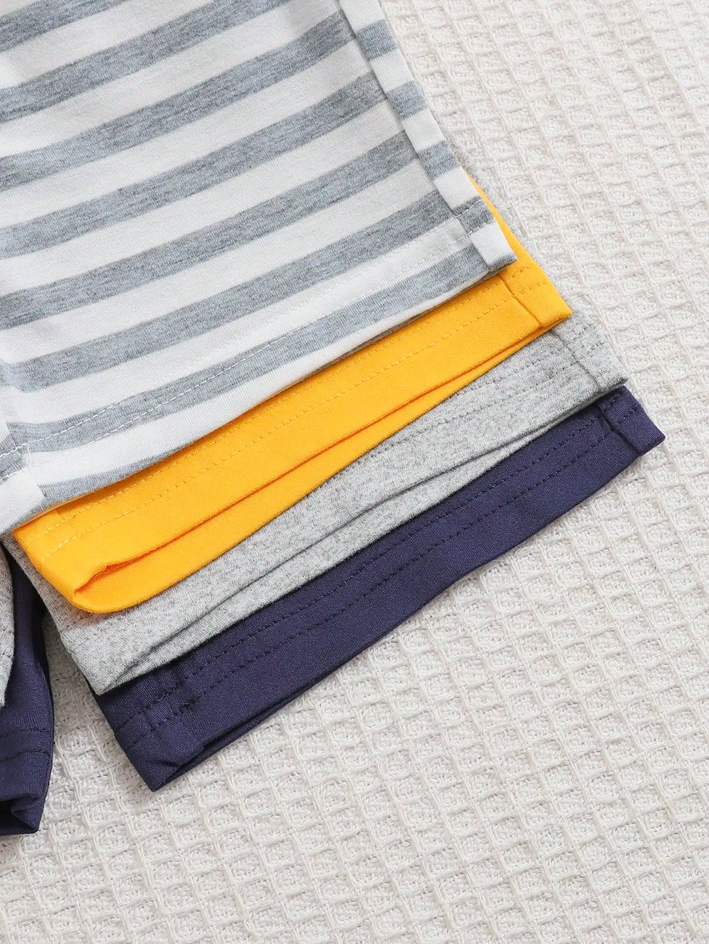 Set de 4 Shorts "Aventura de Verano" – Listos para la Diversión bajo el Sol (6M-3T)