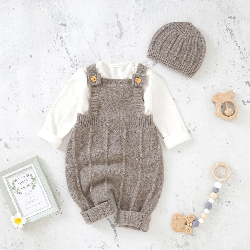 Mameluco de Punto Premium con Tirantes y Gorro (0-18M)
