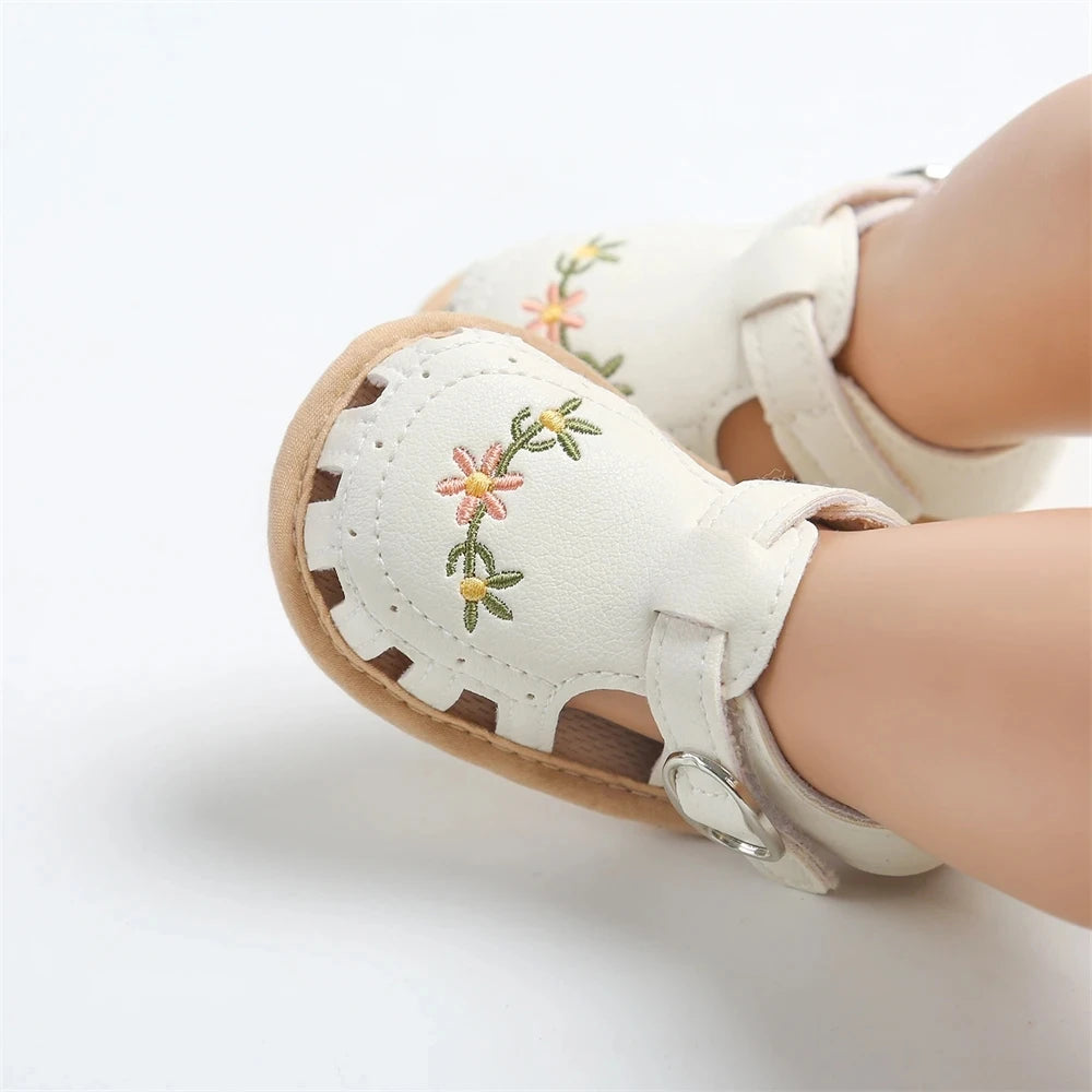 Sandalias Bordadas Florales: Elegancia de Verano (0-18M)
