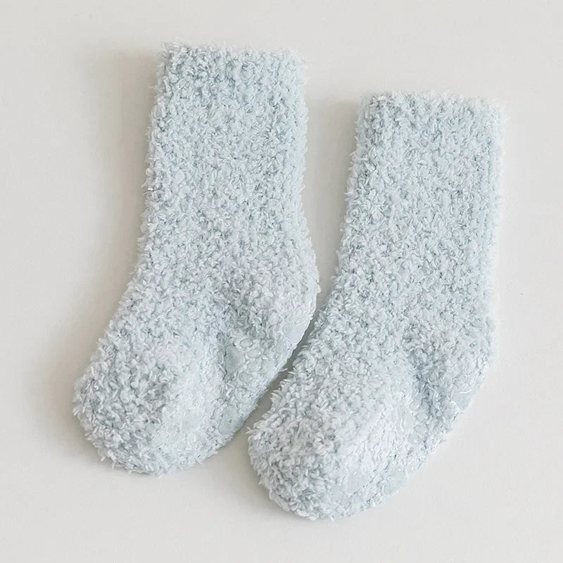 Calcetines Antideslizantes de Lana Coral - Calidez Premium para Bebés y Niños (0-5 Años)