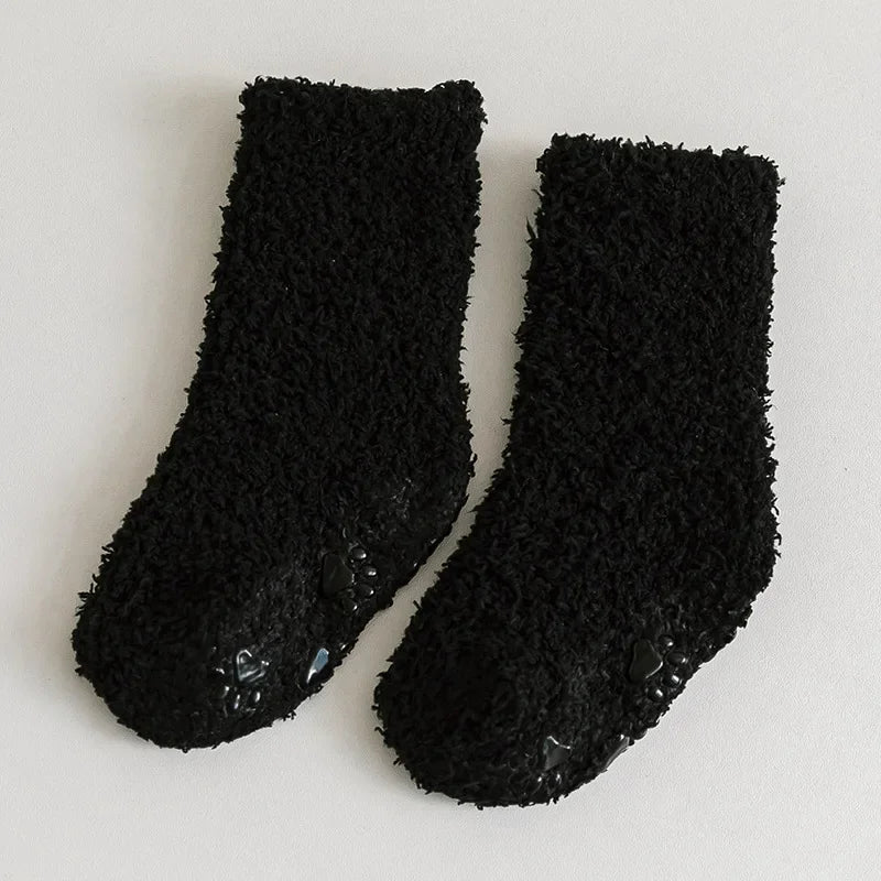 Calcetines Antideslizantes de Lana Coral - Calidez Premium para Bebés y Niños (0-5 Años)