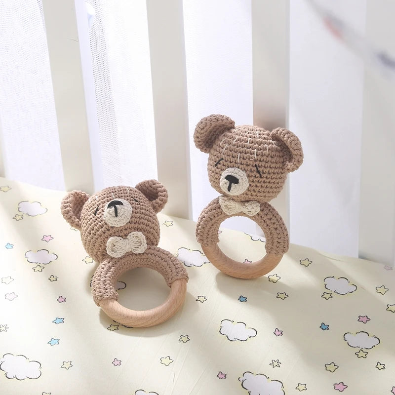 Sonaja/Mordedora de animalitos y frutas tejidos a Crochet | Anillo de Madera Natural o Silicona