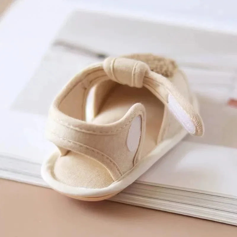 Sandalias para Bebé: Comodidad y Protección (0-18M)
