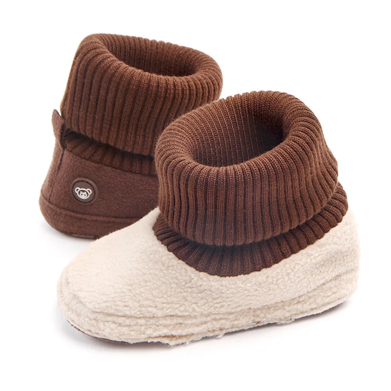 Botines "Pompones de Algodón" – Calidez para sus Primeros Pasos (0-18M)