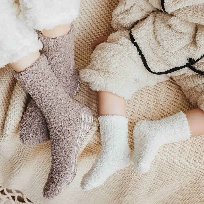Calcetines Antideslizantes de Lana Coral - Calidez Premium para Bebés y Niños (0-5 Años)