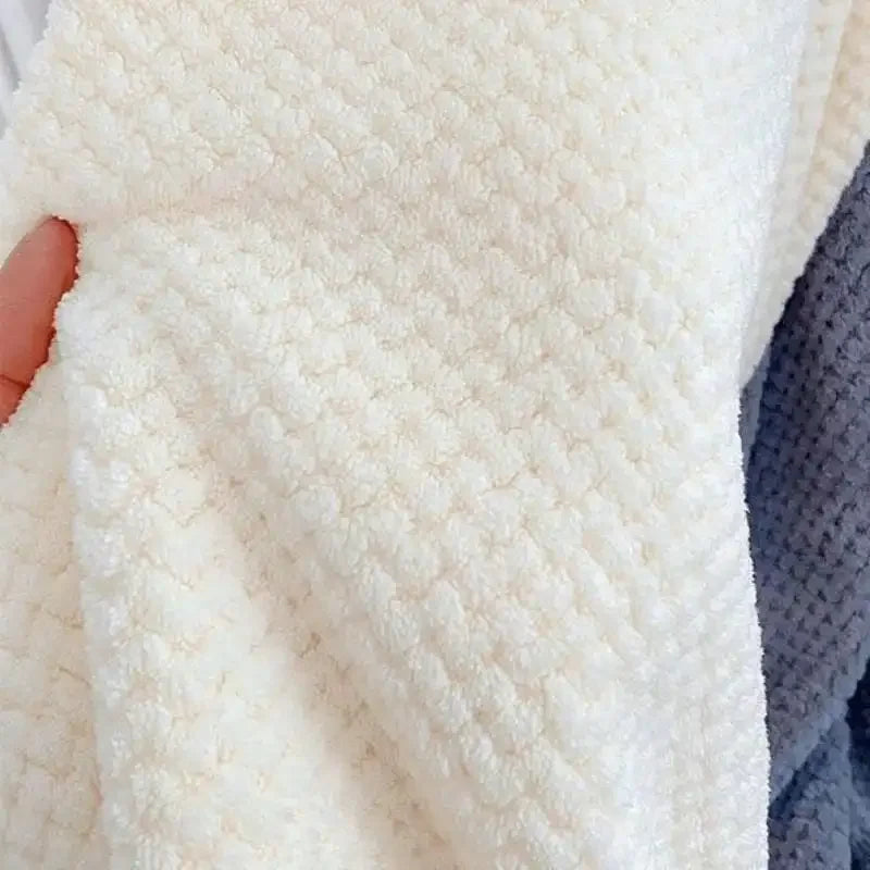 Toalla de Baño "Abrazo de Terciopelo" – Suavidad y Absorción Superior