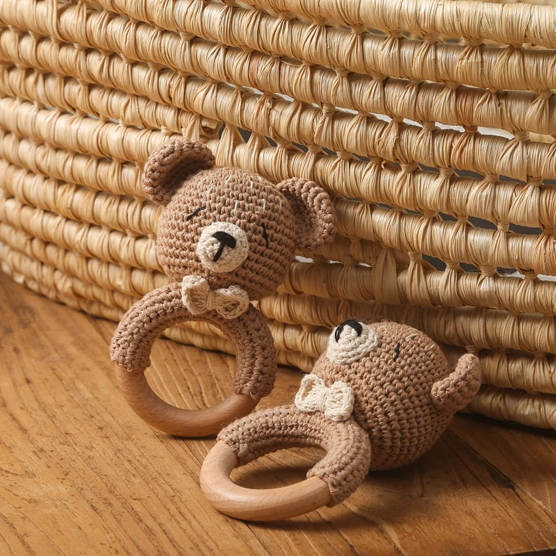 Sonaja/Mordedora de animalitos y frutas tejidos a Crochet | Anillo de Madera Natural o Silicona