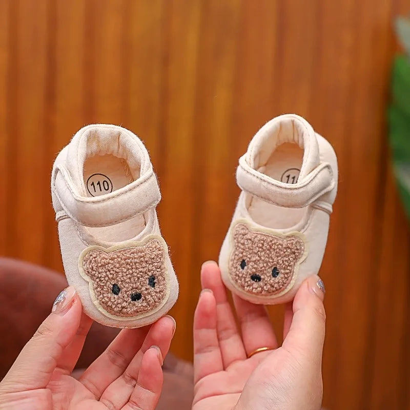 Sandalias para Bebé: Comodidad y Protección (0-18M)