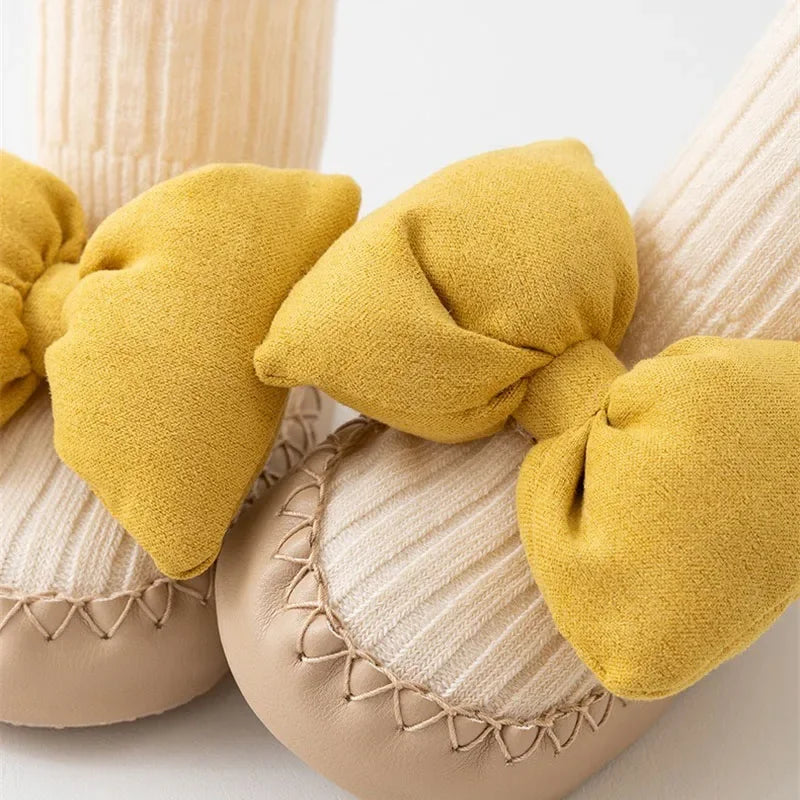 Calceta/Zapato Antideslizante con Moño (0-24M)
