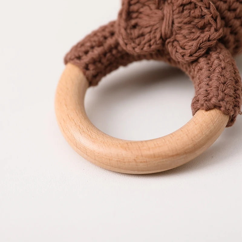Sonaja/Mordedora de animalitos y frutas tejidos a Crochet | Anillo de Madera Natural o Silicona
