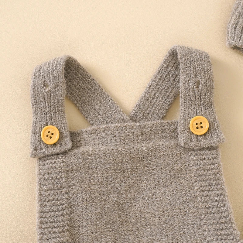 Mameluco de Punto Premium con Tirantes y Gorro (0-18M)