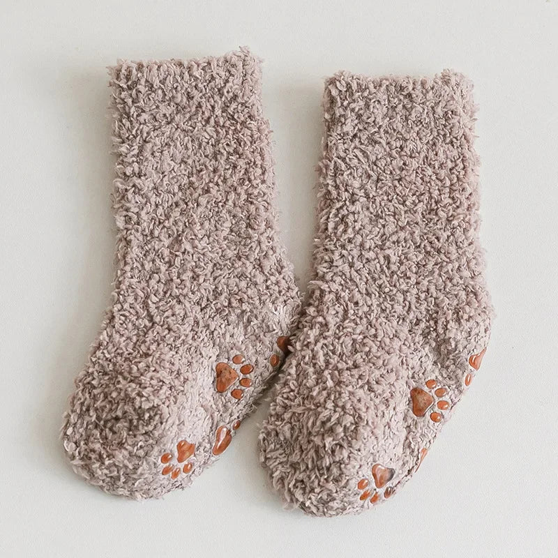 Calcetines Antideslizantes de Lana Coral - Calidez Premium para Bebés y Niños (0-5 Años)