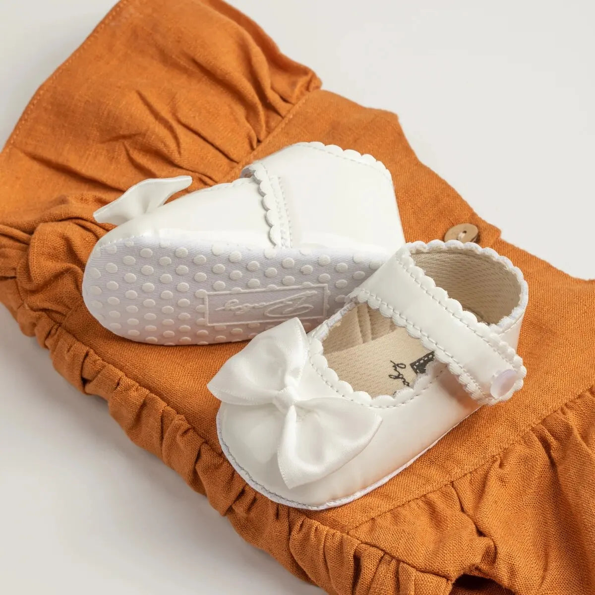 Zapatos Pre andantes con Moño: Clásico y Confort para Cuna (0-18M)