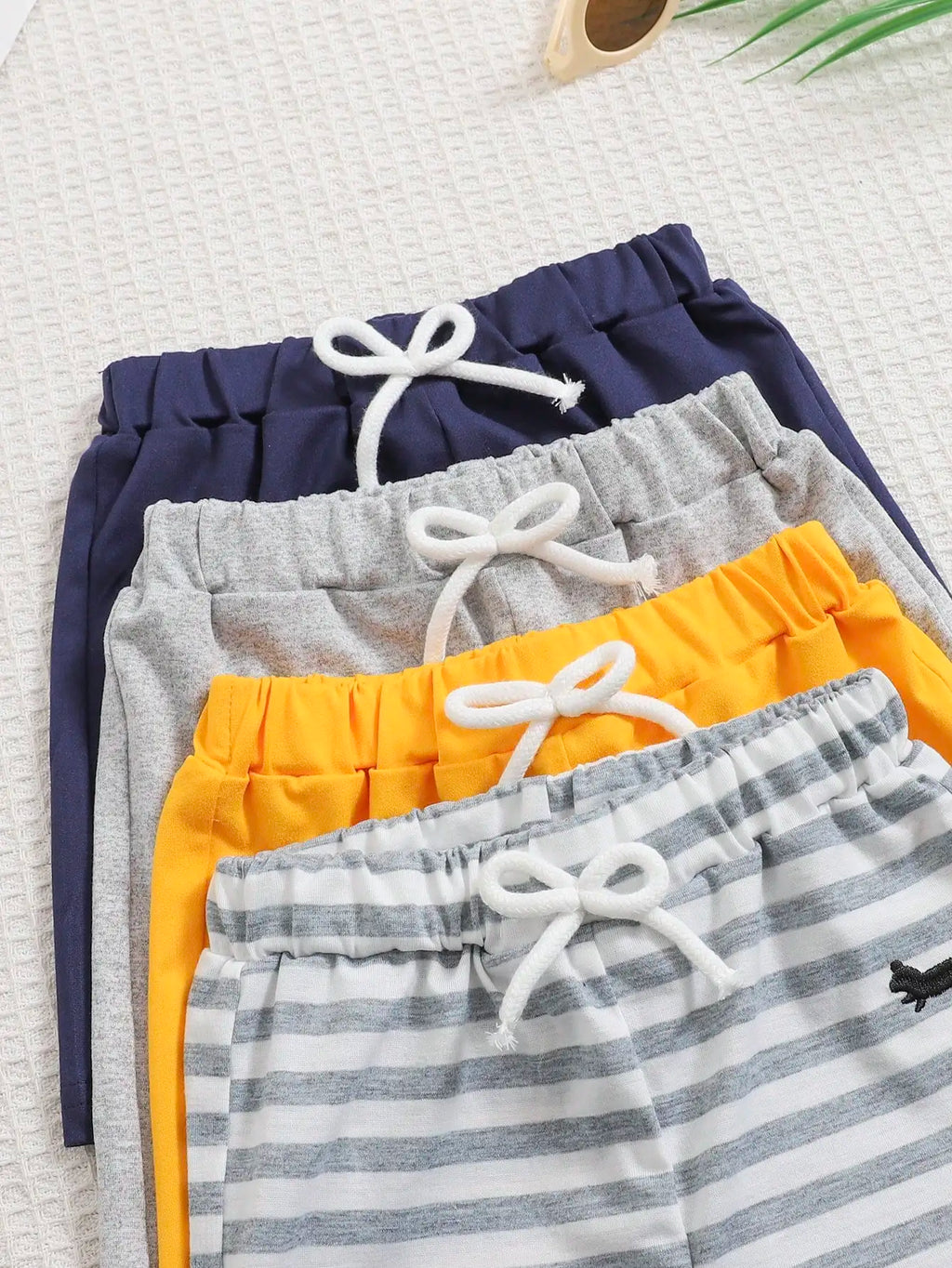 Set de 4 Shorts "Aventura de Verano" – Listos para la Diversión bajo el Sol (6M-3T)
