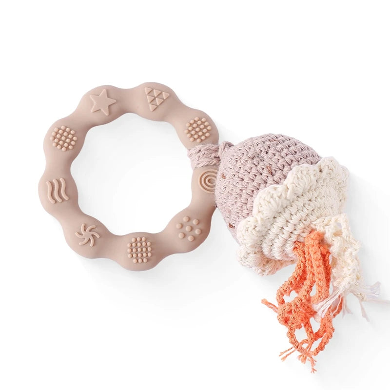 Sonaja/Mordedora de animalitos y frutas tejidos a Crochet | Anillo de Madera Natural o Silicona